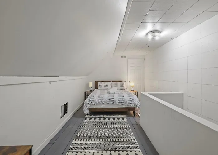 Housepitality - View Loft - German Village * Columbus