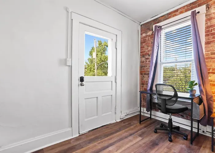 Housepitality - View Loft - German Village Apartment